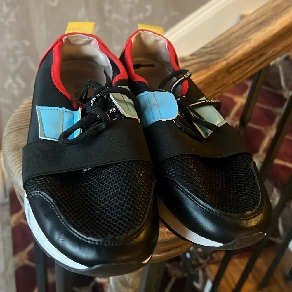 - Weeboo sneakers boys 7. Very good condition. Black blue red. Yellow water shoe